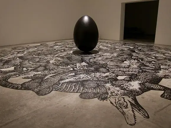 Dark Swamp, 2016 — Vinil adesivo, fibra de vidro, pintura automotiva