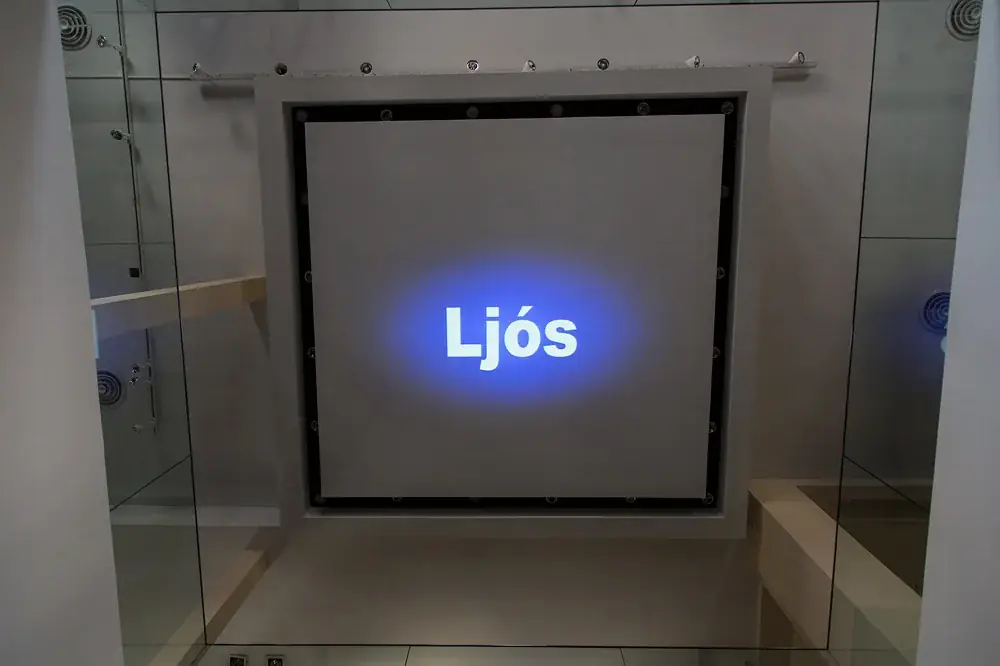 Limiar, 2020 — Vídeo-instalação