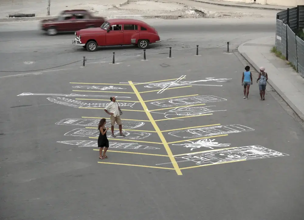 Phantasmata – Havana, 2015 — Pintura no asfalto