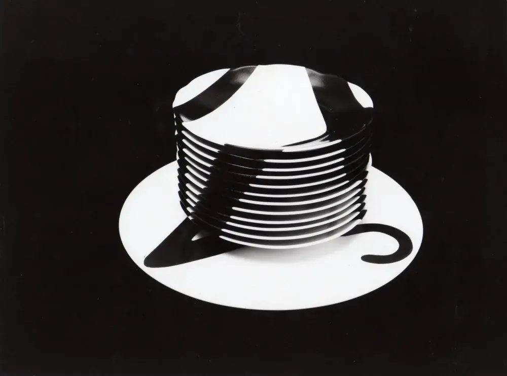 Cover, 2015 — Sobre-vidrado em porcelana