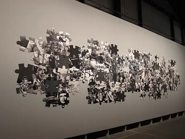 To Be Continued… (Latin American Puzzle), 2011 — Impressão digital em vinil adesivo sobre recortes de EVA